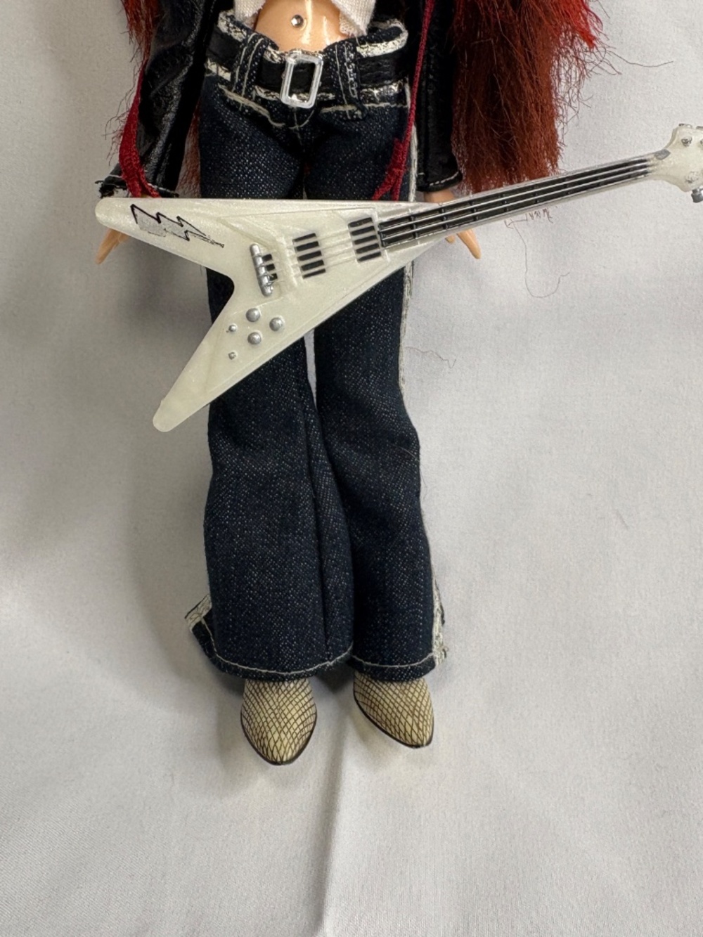 Vtg Bratz Rock Angelz Special Edition Roxxi Doll with Outfit Shoes Hat Guitar - Picture 4 of 11